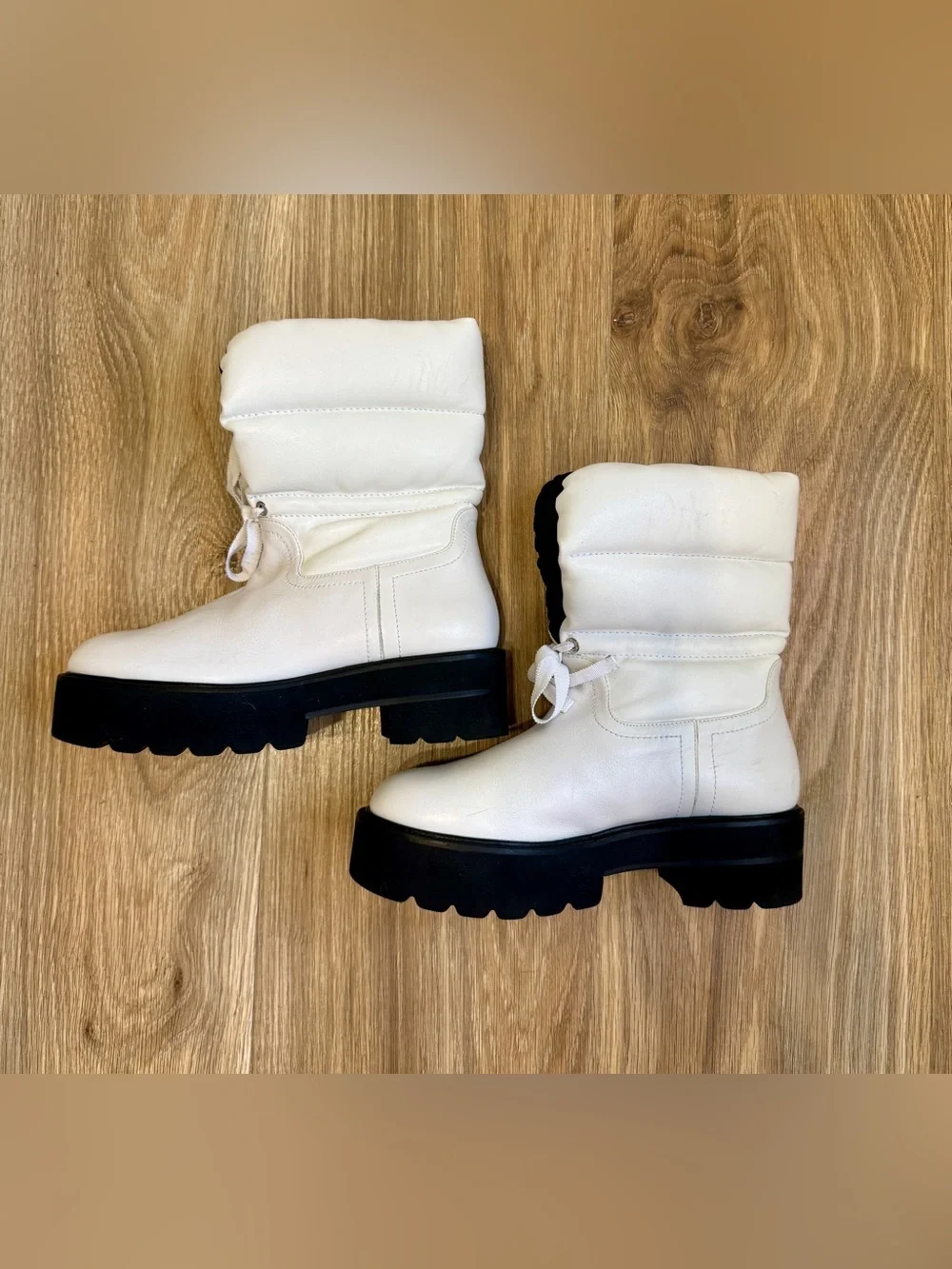 Stuart Weitzman Tyler Ultralift Lug Sole Puffer Boots White Black 6.5B